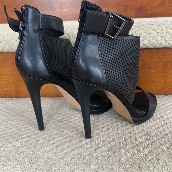 Aldo Black Perforated Heels - Picture 10 of 13